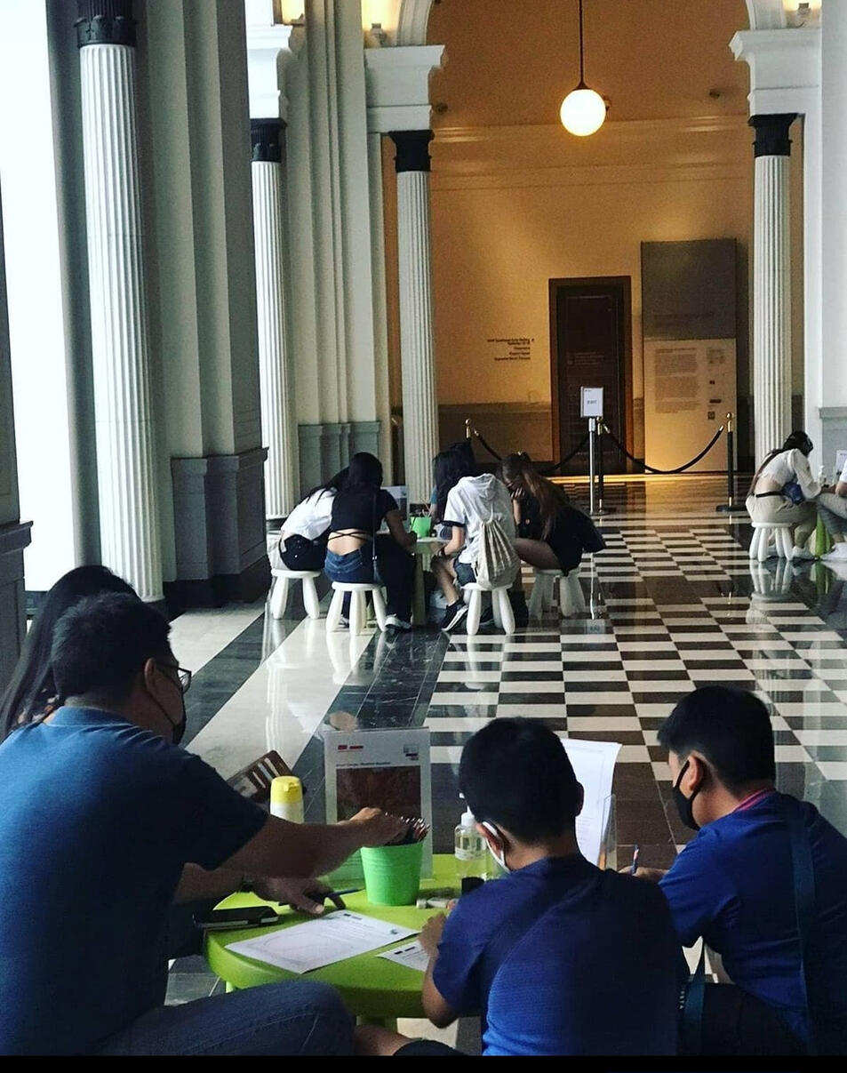 Light To Night Festival (2021), National Gallery Singapore, conceptualised & facilitated 2 art-as-therapy booths